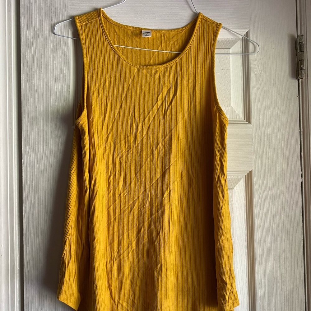 3/$10!🎆 Old Navy Mustard Ribbed Swing Tank Top